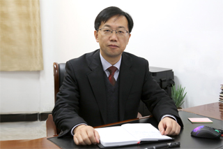 杨长春:党委委员、党委办公室(《鹤壁职教》编辑部)主任